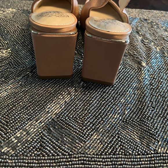 Vince Camuto Hamden pointed toe sling back heel. - Picture 3 of 6